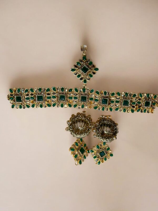 SMBS- Timeless Beauty Choker Set