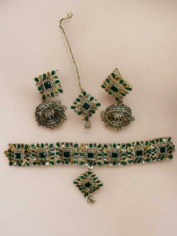 SMBS- Timeless Beauty Choker Set