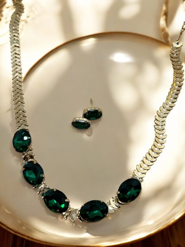 SMDLS Green Necklace
