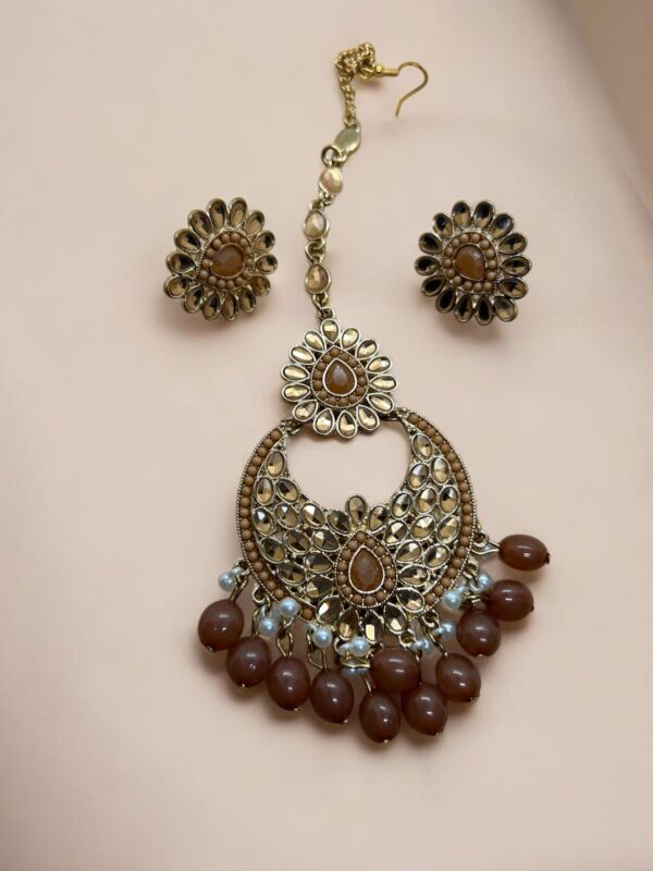 SMBKS-Kundan Earring & Maang Tekaah Set