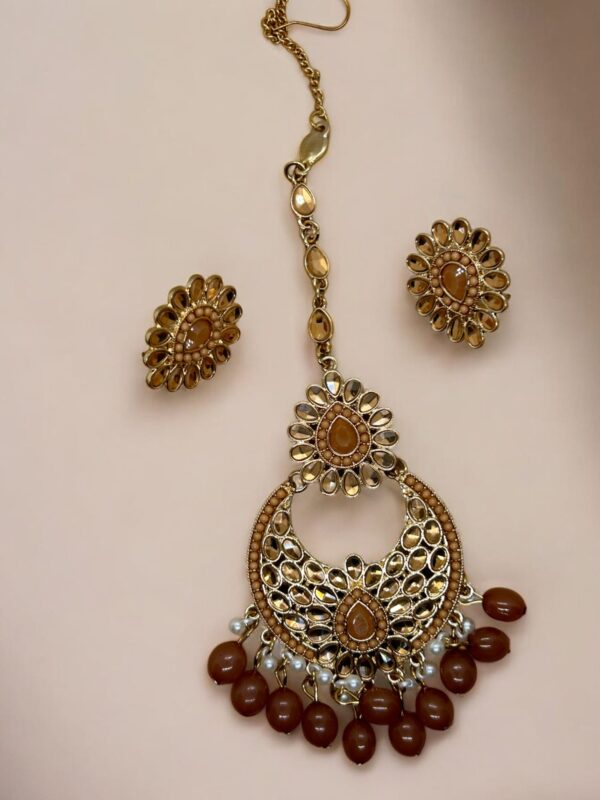 SMBKS-Kundan Earring & Maang Tekaah Set