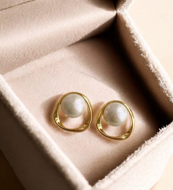 SMD-Pearl & Gold Round Earring
