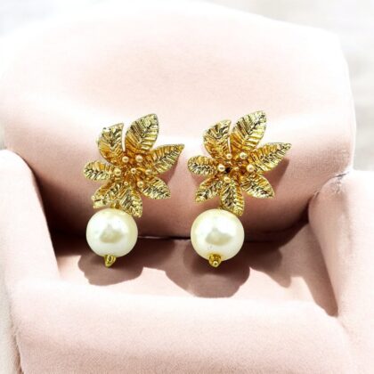 White Pearl Drop Earring-COWE