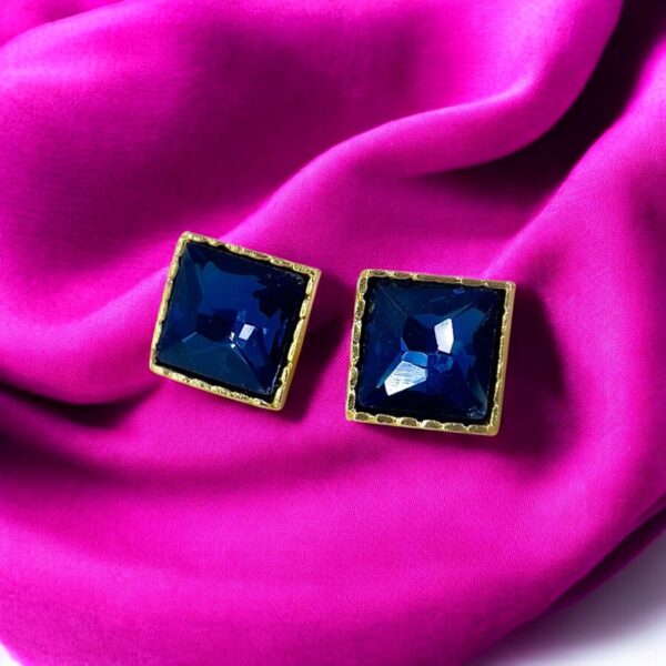 IMG-20250106-WA0049_428c2076-f154-4756-b8a6-0969287b7681_1800x1800-Photoroom Ferozi Square Tops-COFT