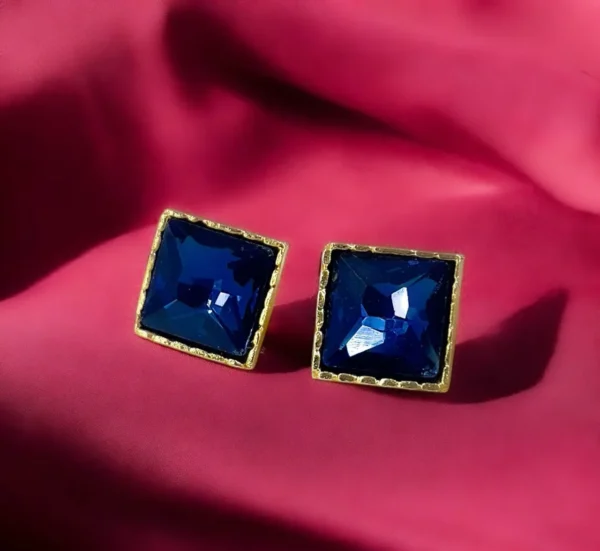 IMG-20250106-WA0049_428c2076-f154-4756-b8a6-0969287b7681_1800x1800 Ferozi Square Tops-COFT