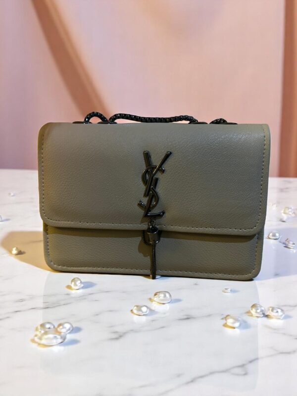 IMG-20250514-WA0078-Photoroom CarryÉlan-COYB4