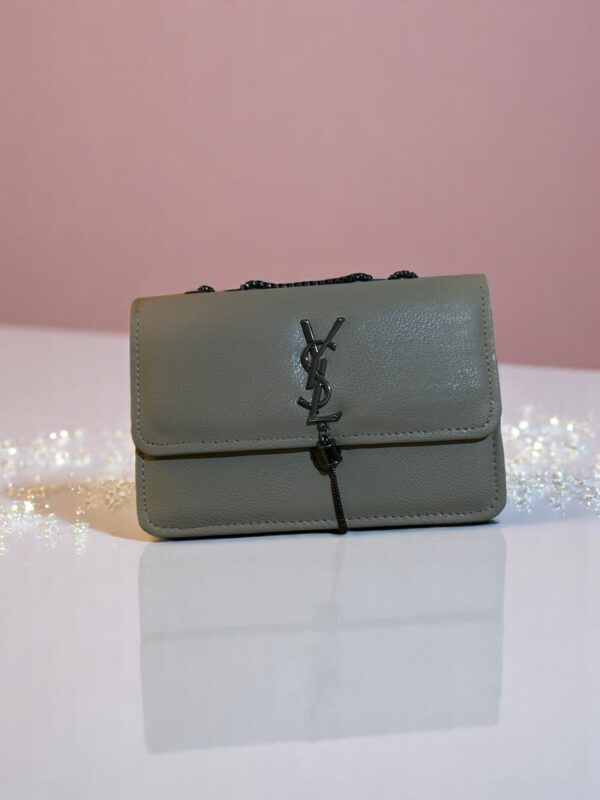 IMG-20250514-WA0080-Photoroom CarryÉlan-COYB4