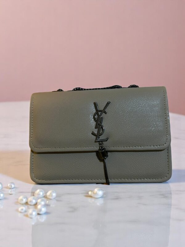 IMG-20250514-WA0081-Photoroom CarryÉlan-COYB4