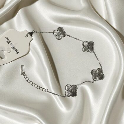 Silver Clover Whisper