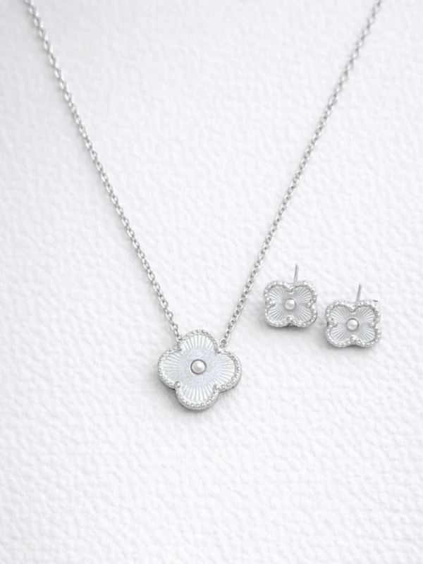 11 Silver clover pendant Set